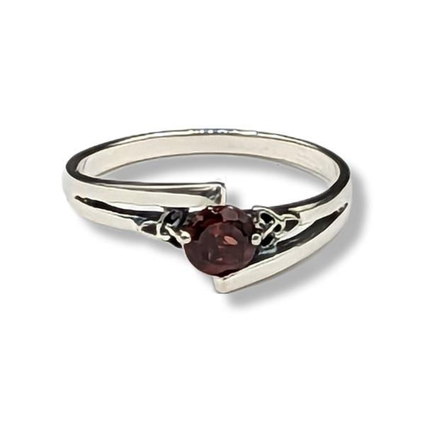 Ring Garnet Triquetra Sterling Silver | Earthworks