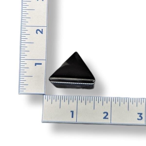 Black Obsidian Pyramid 25-39mm