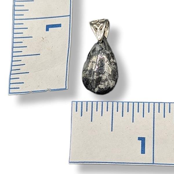Pendant Silver Ore