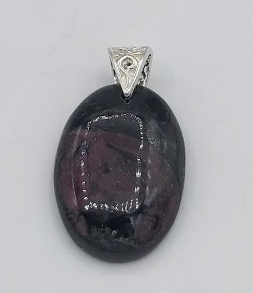 Pendant Eudialyte