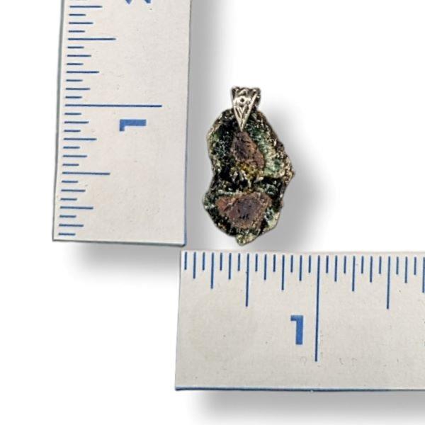 Pendant Ruby in Fuschite