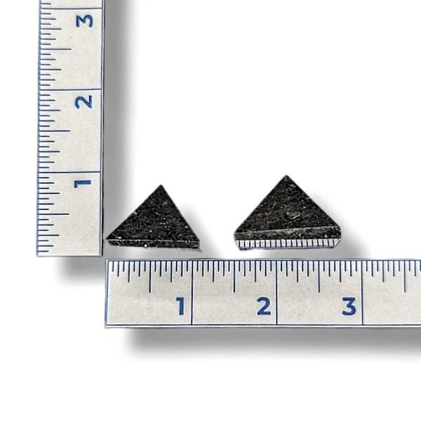 Rocks Coppernite Pyramid 25mm