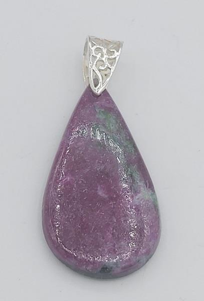 Pendant Ruby in Zoisite