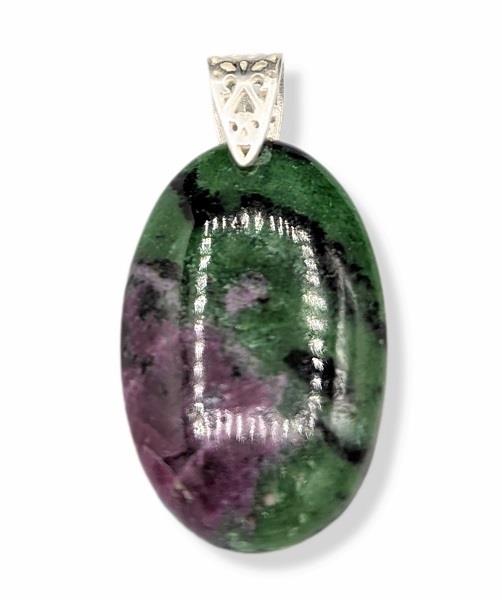 Pendant Ruby in Zoisite