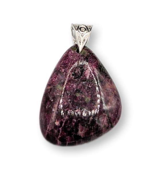 Pendant Eudialyte