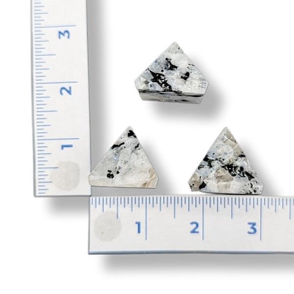 Rainbow Moonstone Pyramid 22g Approximate