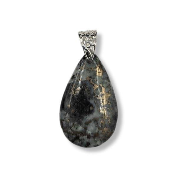 Pendant Chalco-pyrite in Quartz