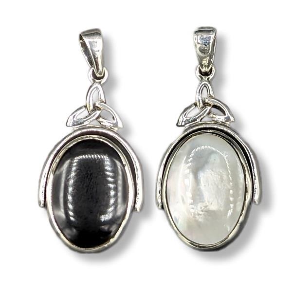 Pendant Black Onyx Mother of Pearl Reversable