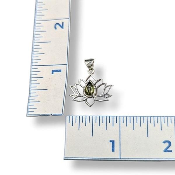 Pendant Peridot Lotus Sterling Silver