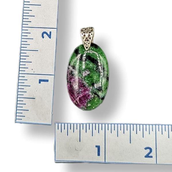 Pendant Ruby in Zoisite