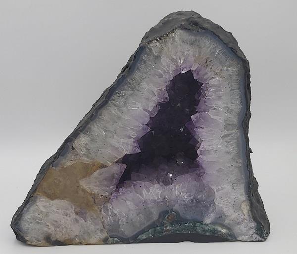 Amethyst Cathedral 6000g Approximate