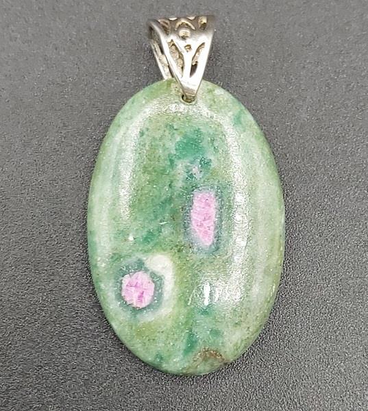 Pendant Ruby in Zoisite