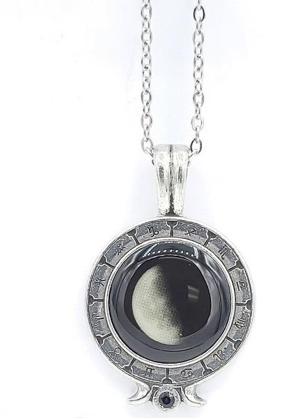 Zodiac Necklace 4D Waning Gibbous Moon