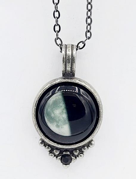 Classic Necklace 4D Waning Gibbous Moon