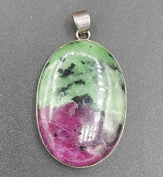 Pendant Ruby in Zoisite Sterling Silver