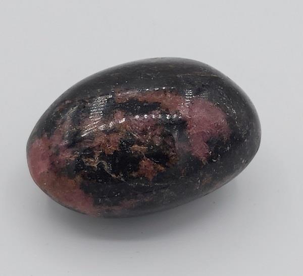 Rhodonite Palmstone 98g Approximate