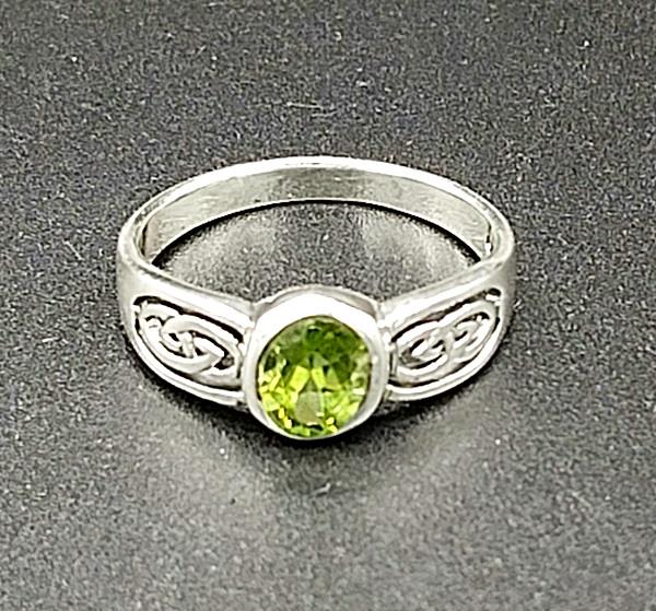 Ring Peridot Celtic Sterling Silver