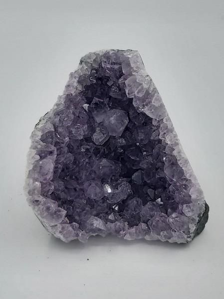 Amethyst Stand Up 212g Approximate
