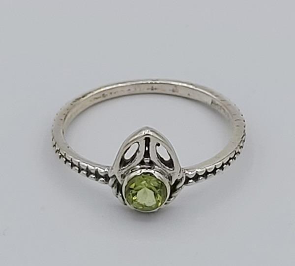 Ring Peridot Sterling Silver | Earthworks 